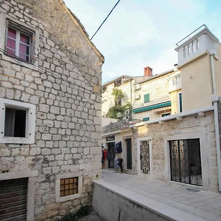Vila Sleeps 5 With Air Con And Wifi *